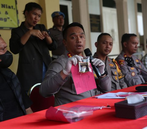 FOTO: Ekspresi Saipul Jamil Dibebaskan Usai Heboh Ditangkap Polisi di Pinggir Jalan