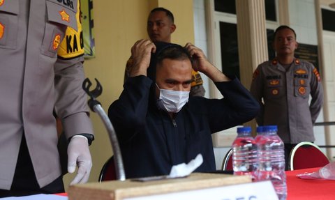 FOTO: Ekspresi Saipul Jamil Dibebaskan Usai Heboh Ditangkap Polisi di Pinggir Jalan