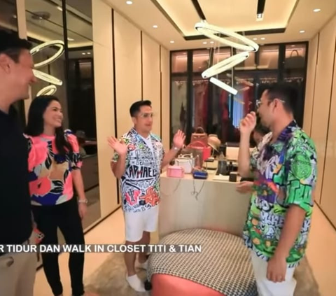Potret Kamar Titi Kamal & Christian Sugiono Mewah dan Super Cozy Bak Hotel Bintang 5, Walk In Closetnya Luas