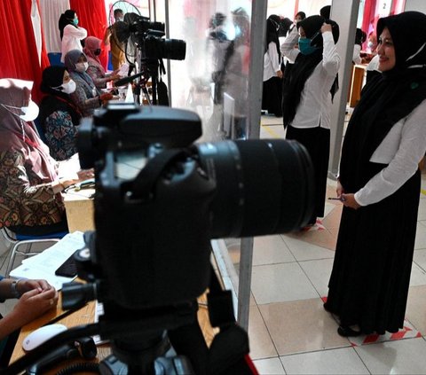Jokowi Undang Talenta Hebat Indonesia Daftar CPNS 2024, Ada 690.000 Lowongan untuk Fresh Graduate