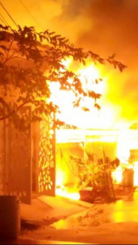 Rumah di Makassar Terbakar saat Penghuni Tidur Lelap, Bocah 6 Tahun Meninggal dan Ayahnya Terluka<br>