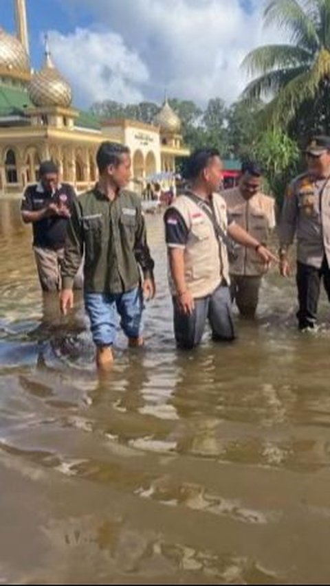 Empat Lokasi TPS di Pelalawan Terendam Banjir, Ada Opsi Fasilitasi Warga dengan Perahu Motor