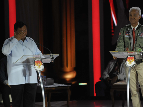 FOTO: Panas! Inilah Momen Prabowo Subianto Saling Sanggah, Sindir hingga Tak Salaman dengan Anies Baswedan Usai Debat Ketiga