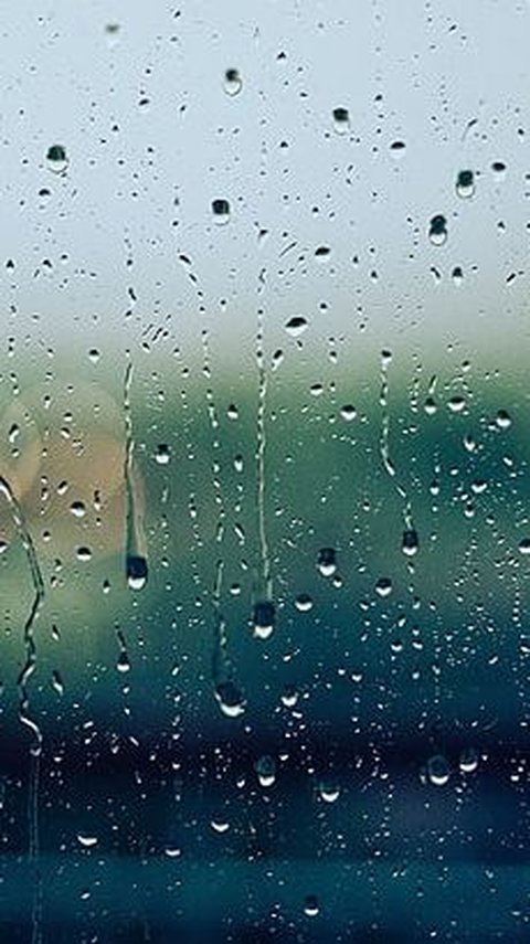 40 Kata-Kata Hujan yang Bikin Hati Tenang, Cocok Diresapi saat Musim Penghujan<br>