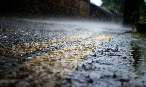 40 Kata-Kata Hujan yang Bikin Hati Tenang, Cocok Diresapi saat Musim Penghujan