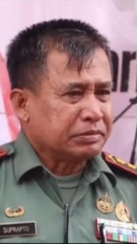Letkol TNI Menangis Tersedu-sedu di Depan Banyak Orang<br>