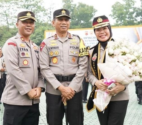 Sama-Sama Perwira, Momen Manis Kompol Ivan Hadiri Kenaikan Pangkat Sang Istri, Ada Jenderal Polisi