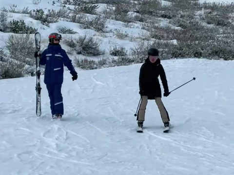 7 Potret Cantik Natasha Wilona saat Main Ski di Amerika Serikat, Penampilannya Bikin Salfok