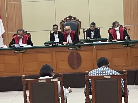 Haris Azhar dan Fatia Divonis Bebas Kasus Pencemaran Nama Luhut Binsar Pandjaitan