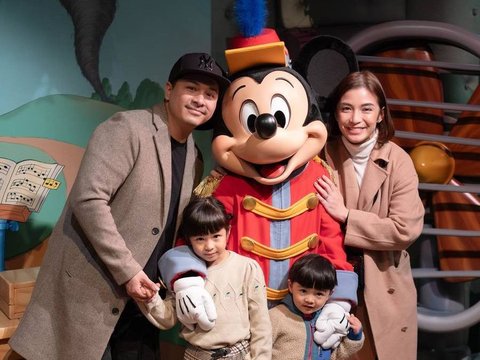 10 Momen Keseruan Chelsea Olivia dan Keluarga Jalan-jalan di Tokyo Disneyland, Potret Cantik Nastusha Bikin Salfok