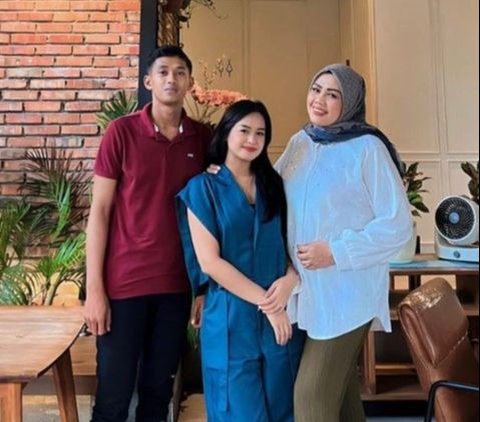Potret Ulfi Damayanti Anak Elly Sugigi Baru Dilamar Pacar, Siap Jadi Istri Anggota TNI