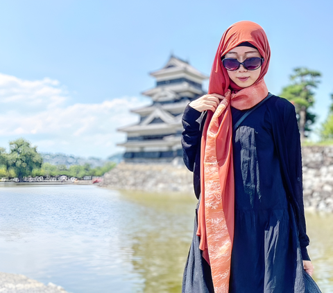 Very Unique, in Japan There is a Seller of Hijab made from Classic Kimono