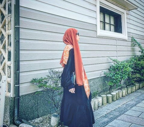 Very Unique, in Japan There is a Seller of Hijab made from Classic Kimono