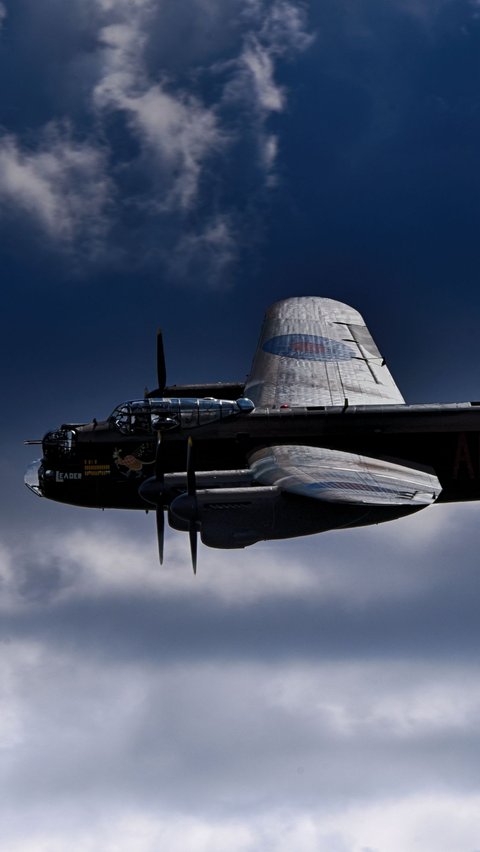 <b>Sejarah 9 Januari 1941: Peluncuran Pertama Avro Lancaster, Pesawat Pengebom yang Legendaris</b>