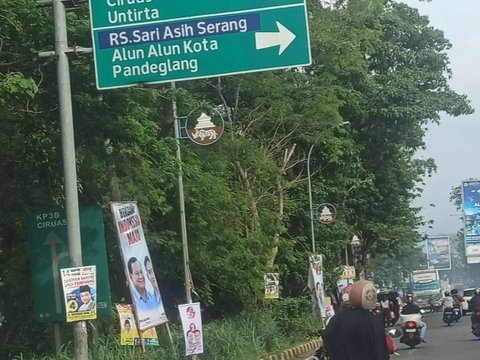 Jokowi Datang, Kota Serang 'Dibanjiri' Baliho Prabowo-Gibran Hingga Dipaku di Pohon