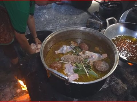 Mencicipi Ayam Mbah Tumbu, Kuliner Legendaris Gunungkidul Sudah Ada sejak 1963