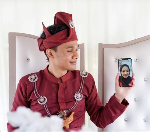 Viral Momen Haru Pengantin Pria Seorang Diri di Pelaminan, Curi Perhatian Warganet