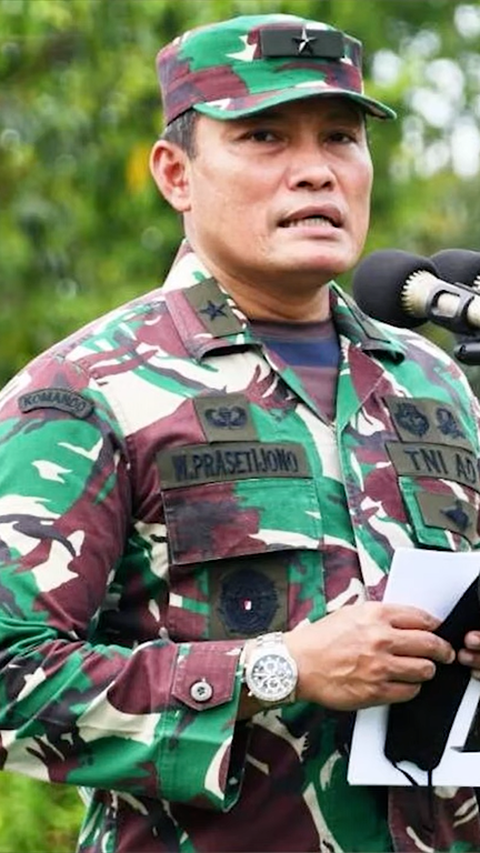 1. Letnan Jenderal TNI Widi Prasetijono <br>