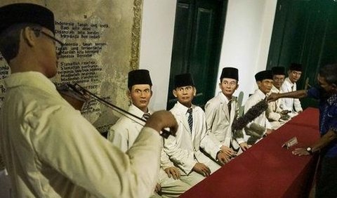 Sumpah Pemuda tercipta pada tahun 1928 sebagai hasil dari Kongres Pemuda II yang diadakan di Jakarta.