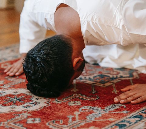 Doa agar Rajin Sholat Lima Waktu Arab, Latin, dan Arti, Lengkap dengan Tipsnya