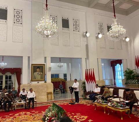 Kumpulkan Menteri di Istana, Jokowi Minta Jaga Kondisi Jelang Pemilu 2024