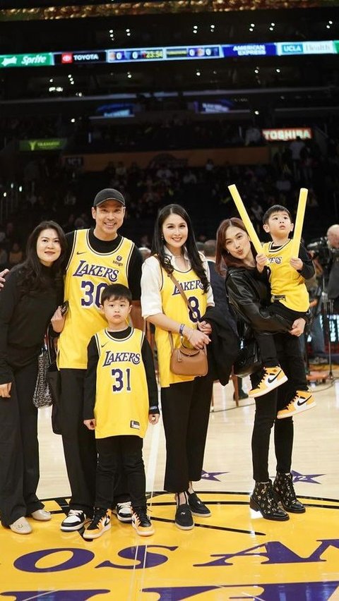 Nonton Basket dengan Fasilitas VVIP, ini 10 Potret Keseruan Sandra Dewi dan Keluarga saat Diundang Nonton NBA di Amerika