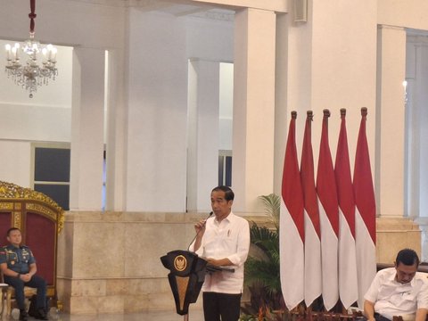 Pesan Jokowi ke Menteri: Bansos Harus Diteruskan