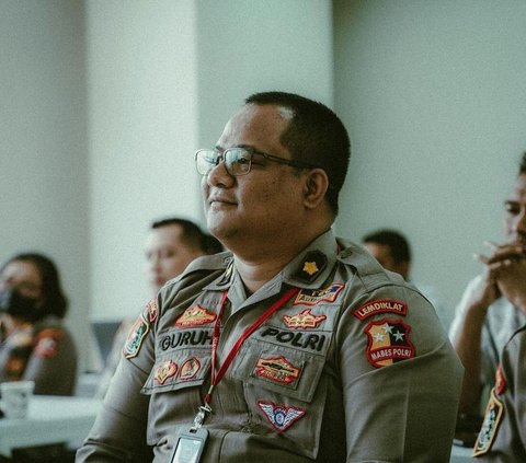 Penampilan Berbeda Jenderal Bintang Tiga saat Ngajar Perwira Polisi Mahasiswa S2