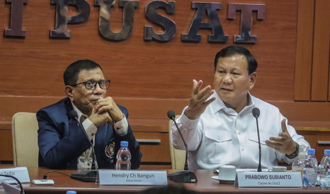 Prabowo mengatakan, tak ada yang salah dengan dirinya yang menguasai ratusan ribu hektar lahan di Indonesia. <br>