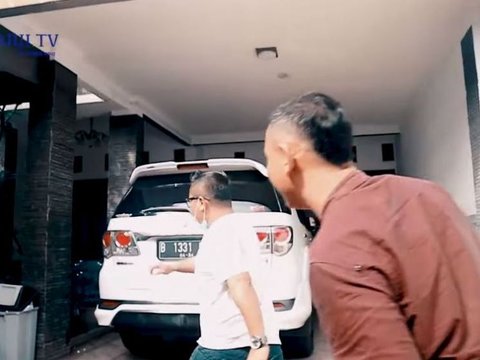 10 Potret Rumah Komedian Jarwo Kwat, Pintu Rumahnya Unik