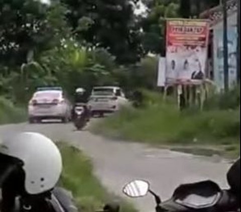 Publik Kota Tegal dihebohkan dengan aksi kejar-kejaran yang melibatkan mobil Patroli Jalan Raya (PJR) dengan minibus Honda Mobilio berwarna putih.<br>