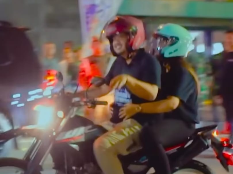 Bikin Baper, Foto-foto Romantis Kahiyang Ayu Boncengan Motor dengan Bobby Nasution