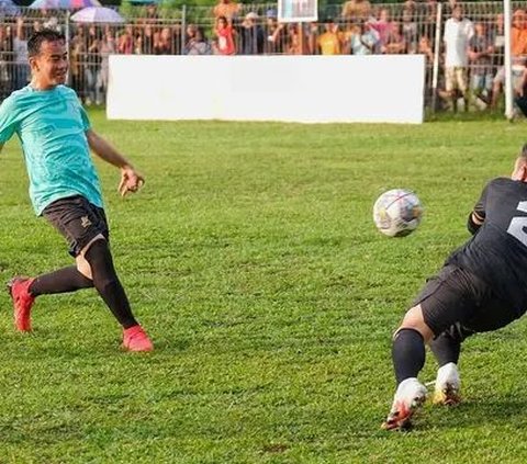 Potret Raffi dan Gibran saat di Maluku, Kompak Main Bola Bareng