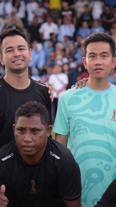 Potret Raffi dan Gibran saat di Maluku, Kompak Main Bola Bareng
