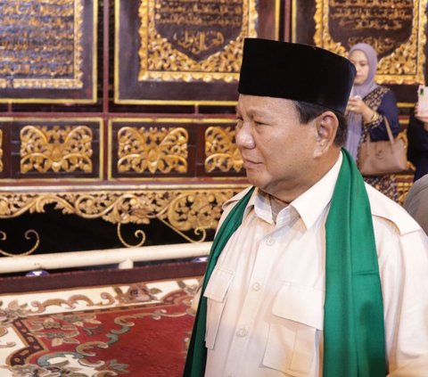 FOTO: Momen Prabowo Hadiri Silaturahmi Ribuan Umat-Ulama dan Kunjungi Bayt Al-Quran Al Akbar di Palembang