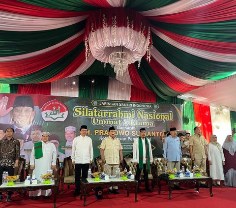 FOTO: Momen Prabowo Hadiri Silaturahmi Ribuan Umat-Ulama dan Kunjungi Bayt Al-Quran Al Akbar di Palembang