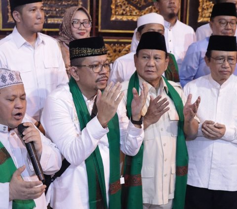 FOTO: Momen Prabowo Hadiri Silaturahmi Ribuan Umat-Ulama dan Kunjungi Bayt Al-Quran Al Akbar di Palembang