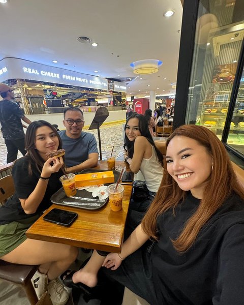7 Potret Faisal Harris Kumpul Bareng Ketiga Putrinya, dari Shafa Harris - si Bungsu Shabina Mecca Tampil Cantik Semua