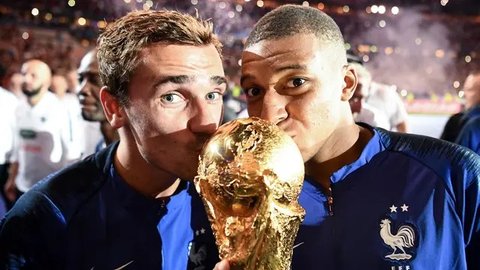 FOTO: Alasan Menyentuh Antoine Griezmann Putuskan Pensiun dari Timnas Prancis