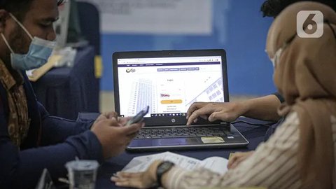 Banner Lapor Pajak dengan E-Filing (Liputan6.com/Triyasni)