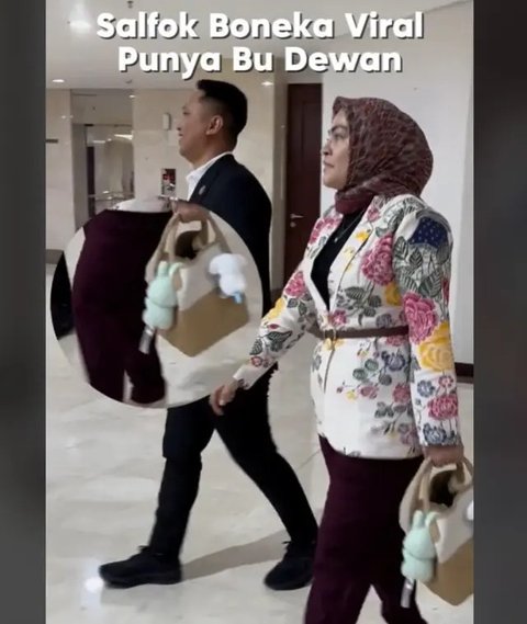 Pamer Boneka Labubu Saat Baru Dilantik Jadi Anggota DPRD, Astrid Kuya Dicibir Warganet.  foto: TikTok @fraksipanjakarta