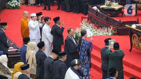 FOTO: Momen 580 Anggota DPR Masa Bakti 2024-2029 Resmi Dilantik, Bersumpah Perjuangkan Aspirasi Rakyat