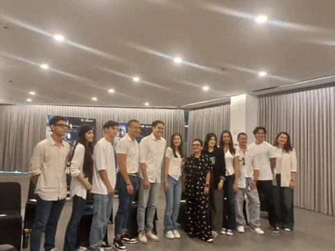 Mischa Chandrawinata membintangi serial Duren Jatuh. Demi peran, ia diminta menurunkan berat badan sekitar 11 kg hingga tifus dan dilarikan ke RS. (Foto: Dok. Instagram @mischach)