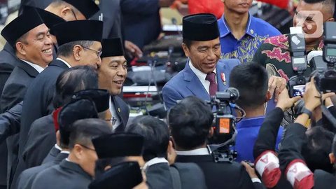 Pelantikan dan pembacaan sumpah dan janji anggota DPR periode 2024-2029, Selasa (1/10/2024). (tangkapan layar youtube DPR RI)