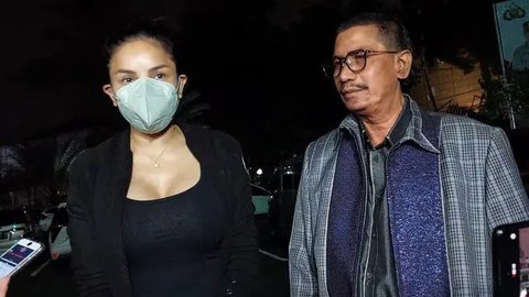 Merespons kasus senpi ilegal yang membelit Dito Mahendra, Nikita Mirzani teringat momen salat di penjara karena kepikiran anak-anak di rumah. (Foto: Dok. Instagram @nikitamirzanimawardi_172)