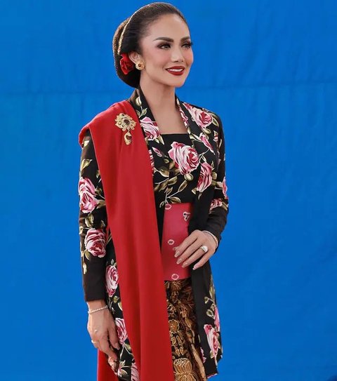 Sejumlah artis Tanah Air melayangkan dukacita mendalam atas meninggalnya Marissa Haque pada 2 Oktober 2024, dari Inul Daratista hingga Bunda Corla. (Foto: Dok. Instagram @marissahaque)