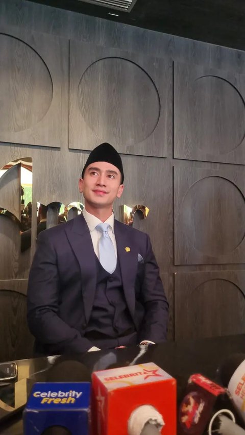 Verrell Bramasta akan lebih fokus bertugas sebagai wakil rakyat setelah resmi dilantik sebagai anggota DPR RI periode 2024-2029 di Jakarta, pekan ini.