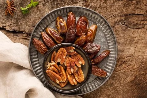 Buah kurma. (Foto: Freepik/azerbaijan_stockers)