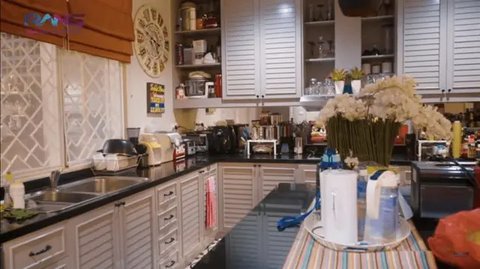Potret dapur Luna Maya (Sumber: Youtube/Atta Halilintar)
