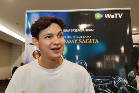 Ikutan Belajar Ngaji, Marcell Darwin Nggak Malu dengan Anaknya yang Sudah Bisa Baca Surat Pendek Al Quran